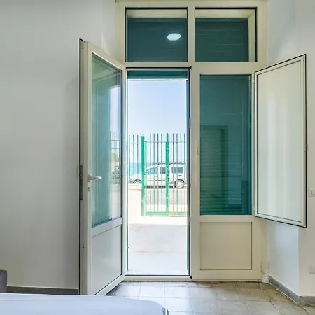 The Sea Outside By Wonderful Italy 바리